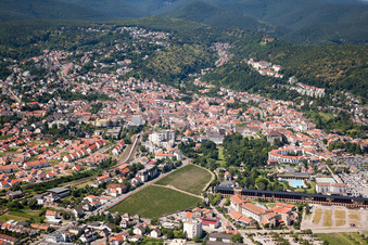 Kurpark Bad-Dürkheim und Saline in Bad Dürkheim im Bundesland Rheinland-Pfalz, Deutschland
