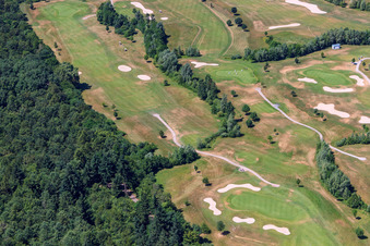 Drohnenaufname von Gelände des Golfplatz Golfanlage Landgut Dreihof in Essingen im Bundesland Rheinland-Pfalz, Deutschland