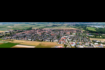 Panorama Stadtansicht von Osten in Offenbach an der Queich im Bundesland Rheinland-Pfalz, Deutschland