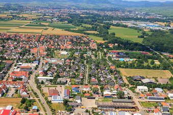 Hochstadter Straße in Offenbach an der Queich im Bundesland Rheinland-Pfalz, Deutschland