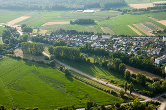 Drohnenaufname von Bischwiller im Bundesland Bas-Rhin, Frankreich