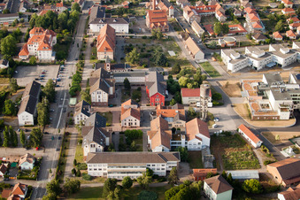 Bischwiller im Bundesland Bas-Rhin, Frankreich aus der Drohnenperspektive