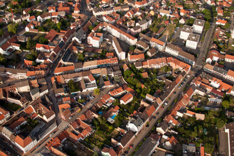 Drohnenaufname von Bischwiller im Bundesland Bas-Rhin, Frankreich