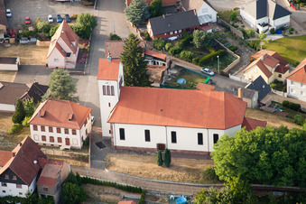 Drohnenaufname von Schirrhein im Bundesland Bas-Rhin, Frankreich