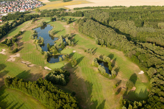 Soufflenheim , Golfclub Soufflenheim Baden-Baden im Bundesland Bas-Rhin, Frankreich von der Drohne aus gesehen