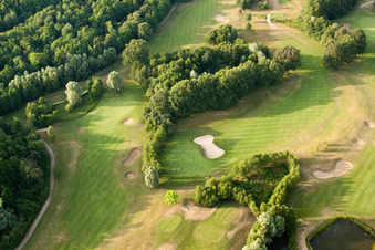 Luftaufnahme von Soufflenheim , Golfclub Soufflenheim Baden-Baden im Bundesland Bas-Rhin, Frankreich
