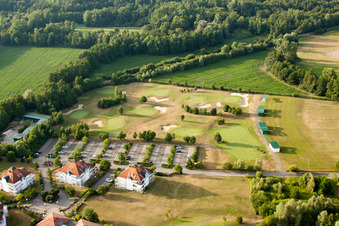 Drohnenaufname von Soufflenheim , Golfclub Soufflenheim Baden-Baden im Bundesland Bas-Rhin, Frankreich
