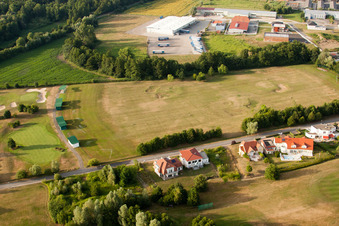 Drohnenbild von Soufflenheim , Golfclub Soufflenheim Baden-Baden im Bundesland Bas-Rhin, Frankreich