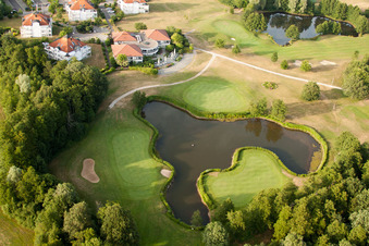 Drohnenaufname von Soufflenheim , Golfclub Soufflenheim Baden-Baden im Bundesland Bas-Rhin, Frankreich
