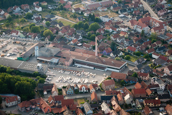 Soufflenheim im Bundesland Bas-Rhin, Frankreich aus der Vogelperspektive