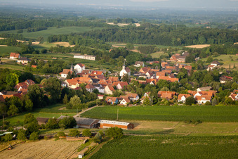 Drohnenaufname von Wintzenbach im Bundesland Bas-Rhin, Frankreich