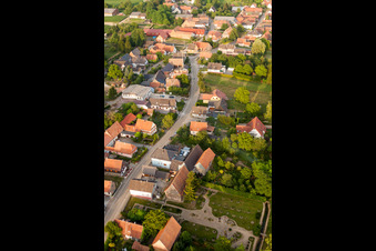 Verlauf der Straßenführung der Hauptstraße in Wintzenbach in Grand Est im Bundesland Bas-Rhin, Frankreich