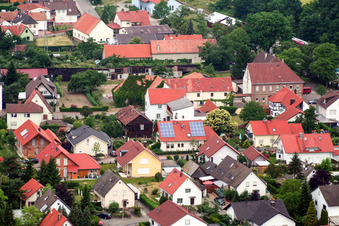 Hauptstraße von Norden in Barbelroth im Bundesland Rheinland-Pfalz, Deutschland