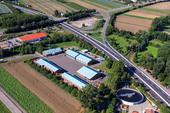 Schrägluftbild von Autobahnmeisterei in Kandel im Bundesland Rheinland-Pfalz, Deutschland