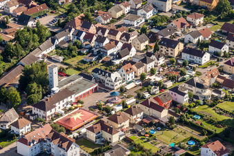 Feuerwachen- Gelände des Feuerwehr- Betriebshofes an der Gartenstraße und Jahrmarkt in Rülzheim im Bundesland Rheinland-Pfalz, Deutschland