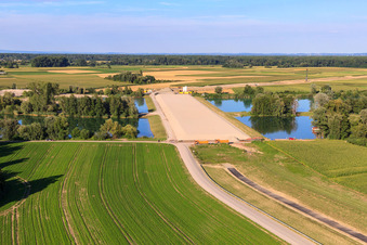 Baustelle zum Bau des Polders bei Neupotz im Bundesland Rheinland-Pfalz, Deutschland von oben gesehen