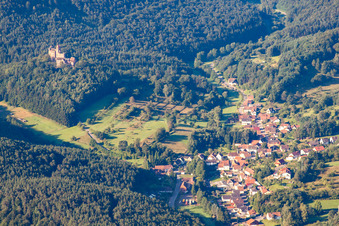 Luftbild von Erlenbach bei Dahn, Burg Berwartstein im Bundesland Rheinland-Pfalz, Deutschland