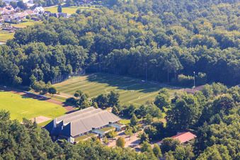 TUS 08 neuer Kunstrasenplatz im Ortsteil Schaidt in Wörth am Rhein im Bundesland Rheinland-Pfalz, Deutschland