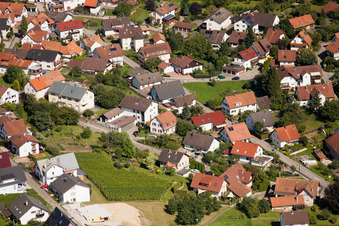 Varnhalt, Gartenstr im Ortsteil Gallenbach in Baden-Baden im Bundesland Baden-Württemberg, Deutschland
