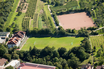 Schrägluftbild von Südbadische Sportschule, FC Neuweier im Ortsteil Steinbach in Baden-Baden im Bundesland Baden-Württemberg, Deutschland