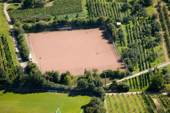 Südbadische Sportschule, FC Neuweier im Ortsteil Steinbach in Baden-Baden im Bundesland Baden-Württemberg, Deutschland von oben