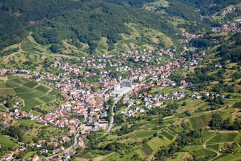 Ortsansicht der Straßen und Häuser der Wohngebiete im Ortsteil Untertal in Bühlertal im Bundesland Baden-Württemberg, Deutschland