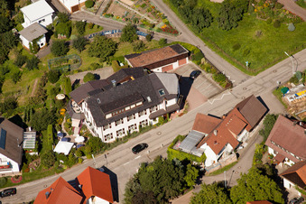 Luftbild von Hotel Restaurant Rebstock im Ortsteil Riegel in Bühl im Bundesland Baden-Württemberg, Deutschland