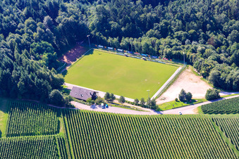 Luftbild von Fussballplatz des Sportverein Sasbachwalden im Ortsteil Büchelbach im Bundesland Baden-Württemberg, Deutschland
