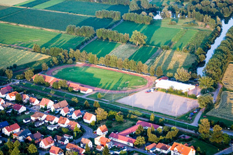Sportplatz der Sportfreunde Steinfeld und Wiesenthalle im Bundesland Rheinland-Pfalz, Deutschland