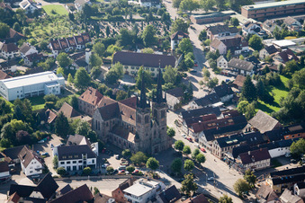 Kirchengebäude der Katholische Pfarrkirche St. Johannes in Ottersweier im Ortsteil Weier im Bundesland Baden-Württemberg, Deutschland