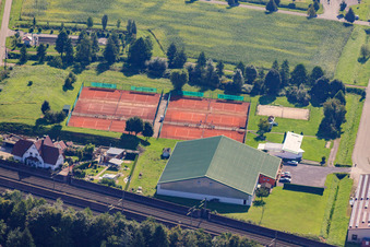 Tennisplätze des Tennisclub Ottersweier 1990 e.V im Ortsteil Hatzenweier im Bundesland Baden-Württemberg, Deutschland
