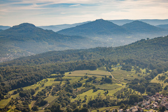 Blick zum Merkur im Ortsteil Oos in Baden-Baden im Bundesland Baden-Württemberg, Deutschland