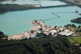 Holcim Kieswerk im Ortsteil Neumalsch in Malsch im Bundesland Baden-Württemberg, Deutschland