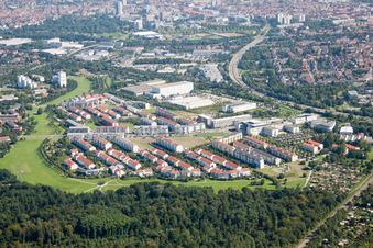 Kappellenweg von Süden im Ortsteil Oberreut in Karlsruhe im Bundesland Baden-Württemberg, Deutschland