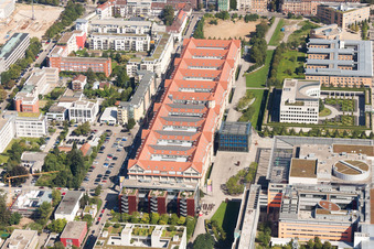 Museums- Gebäude- Ensemble ZKM | Zentrum für Kunst und Medien im Ortsteil Südweststadt in Karlsruhe im Bundesland Baden-Württemberg, Deutschland