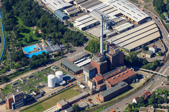 Heizkraftwerk West am Sonnenbad im Ortsteil Mühlburg in Karlsruhe im Bundesland Baden-Württemberg, Deutschland