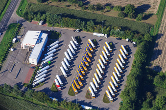 Luftbild von Essostraße, Robert Bayer GmbH im Ortsteil Knielingen in Karlsruhe im Bundesland Baden-Württemberg, Deutschland