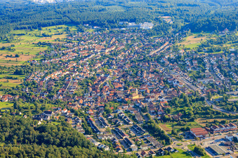Ortsansicht von Nordwesten im Ortsteil Langensteinbach in Karlsbad im Bundesland Baden-Württemberg, Deutschland