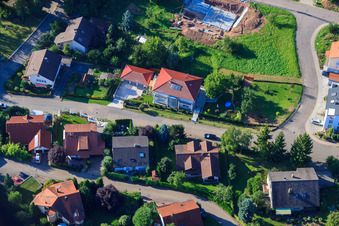 Winzerstr im Ortsteil Ellmendingen in Keltern im Bundesland Baden-Württemberg, Deutschland