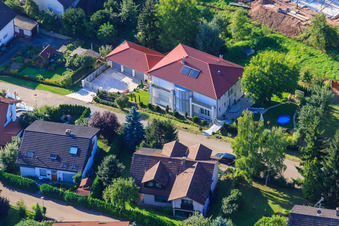 Winzerstr im Ortsteil Ellmendingen in Keltern im Bundesland Baden-Württemberg, Deutschland aus der Luft