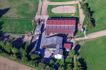 Luftbild von Albrechtshof im Ortsteil Ellmendingen in Keltern im Bundesland Baden-Württemberg, Deutschland