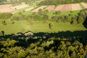 Drohnenaufname von Naturschutzgebiet Kettelbachtal im Ortsteil Obernhausen in Birkenfeld im Bundesland Baden-Württemberg, Deutschland