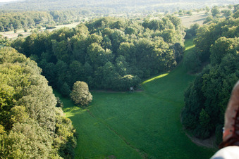 Naturschutzgebiet Kettelbachtal im Ortsteil Obernhausen in Birkenfeld im Bundesland Baden-Württemberg, Deutschland von der Drohne aus gesehen