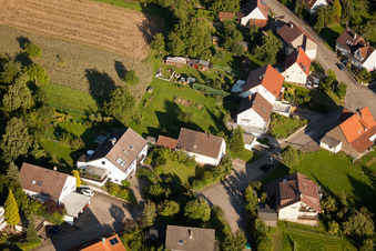 Weinbergstr im Ortsteil Obernhausen in Birkenfeld im Bundesland Baden-Württemberg, Deutschland von oben