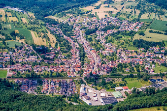 Kleinsteinbach von Nordosten in Pfinztal im Bundesland Baden-Württemberg, Deutschland