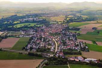 Dorfansicht von Osten in Rohrbach im Bundesland Rheinland-Pfalz, Deutschland