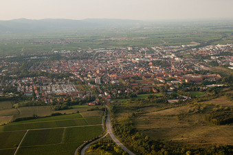 Luftbild von Landau von Süden in Landau in der Pfalz im Bundesland Rheinland-Pfalz, Deutschland