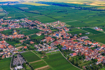 Kath. Kirche St. Peter und Paul in Edesheim im Bundesland Rheinland-Pfalz, Deutschland