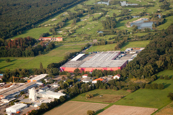 Schrägluftbild von Hornbach Logistikzentrum im Ortsteil Dreihof in Essingen im Bundesland Rheinland-Pfalz, Deutschland