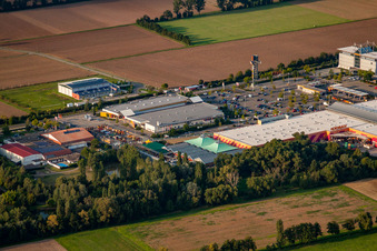Hornbach Bauzentrum im Ortsteil Dreihof in Bornheim im Bundesland Rheinland-Pfalz, Deutschland
